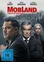 "MOBLAND: Familie bis aufs Blut. Staffel Eins. FSK 16. Drei ernste Personen vor einem dunklen, ländlichen Hintergrund."