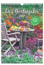 „Das Gartenjahr 2027“ steht über bunten Blumen, einem Tisch mit Obst und einem Gartenstuhl.