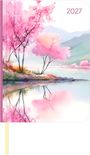 "2027" in Rosa oben rechts. Aquarell mit rosa blühenden Bäumen, die sich in einem ruhigen See spiegeln.