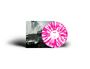 Text: "thrown", "SIDE A". Eine Vinylplatte mit pink-weißem Muster liegt vor einem Albumcover mit einer Person im Hintergrund.