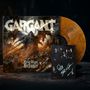 Text: "GARGANT", "Dead Night Defiance". Ein düsteres, fantasievolles Cover mit Kriegern, Flammen und einer Vinyl-Schallplatte.