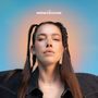 Text: "SONNENAUFGANG", "NINA CHUBA". Ein Albumcover mit einer Person im Zentrum vor einem blauen Hintergrund.