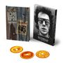 Links ein Buch mit "The 101'ers Beat Music" und "Music Dynamite". Rechts ein Buch "Joe Strummer 003: The 101er's Years". Darunter drei CDs.