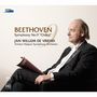 "BEETHOVEN Symphony No. 9 'Choral' JAN WILLEM DE VRIEND Yomiuri Nippon Symphony Orchestra." Ein Mann in Anzug mit Partitur.