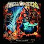 "Helloween" steht oben, "Better Than Raw" unten. Eine Hexe rührt in einem großen, sprudelnden Kessel, umgeben von Kürbissen.