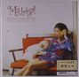 "Madrigal Chihiro Yamanaka Trio" steht oben. Eine Frau in einem bunten Kleid telefoniert auf einem Sofa mit einer Katze.