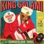 „KING SALAMI“, „16 KNOCK OUT HITS!“. Person in Boxpose, Turban und rotem Boxmantel.