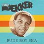 "Desmond Dekker", "Rude Boy Ska". Eine Grafik mit einem Porträt eines Mannes vor einem bunten Streifenhintergrund.