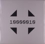 "10000010" in der Mitte, umgeben von vier schwarzen Dreiecken, die nach oben, unten, links und rechts zeigen.