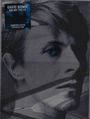 "David Bowie On My TVC15" und "Numbered Limited Edition of 1000" steht auf einem blauen Aufkleber. Schwarz-weiß Foto eines Gesichts.