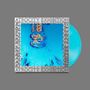 "Atrocity Exhibition" und "Danny Brown" rahmen ein verzerrtes, abstraktes Porträt in Blau. Eine türkisfarbene Vinylplatte.