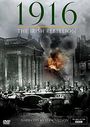 "1916: The Irish Rebellion" und "Narrated by Liam Neeson". Historisches Foto mit einer Explosion im Hintergrund.