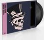 "Bryan Adams Bare Bones" steht links. Eine stilisierte Illustration eines Schädels mit Zylinder ist auf der Hülle.