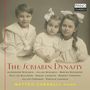 "The Scriabin Dynasty" steht in roter Schrift, darunter mehrere Namen. Drei Kinder in altmodischer Kleidung posieren zusammen.