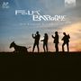 „Folk Baroque“ und „Erik Bosgraaf & filoBarocco.“ Silhouetten von vier Menschen, ein Esel, Himmel bei Sonnenuntergang.