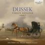 „DUSSEK VIOLIN SONATAS volume 5“; unten: „Julia Huber violin · Miriam Altmann fortepiano“. Kutsche mit Pferd und Statue.