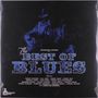"The Best of Blues" in großen Buchstaben. Illustration eines Musikers mit Gitarre im Hintergrund. Liste von Blues-Künstlern.