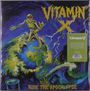 Logo "VITAMIN X", darunter "RIDE THE APOCALYPSE". Skelett auf der Erde, Wellen, Blitze, Fässer. Dramatische Szene.