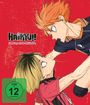 Logo: „Haikyu!! Das Play-off der Müllhalde“. Illustration: Zwei Anime-Charaktere im intensiven Blickkontakt vor rotem Hintergrund.