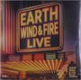 "EARTH WIND & FIRE LIVE" in großen Neon-Buchstaben auf einem Leuchtschild, darunter eine Theaterszene mit Lichtern.