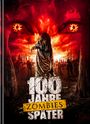„100 JAHRE ZOMBIES SPÄTER“, große Augen, feuriger Hintergrund, Zombie-Figur im Vordergrund, dystopische Landschaft.