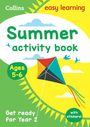 Ein Kinderbuchcover mit der Aufschrift: "Summer activity book, Ages 5-6, Get ready for Year 2, with stickers!". Ein Drache fliegt.