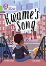 Titel "Kwame's Song". Junge sitzt auf Treppe, schaut auf belebte Straße mit Fahrradfahrer und Fußgängern.