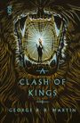 "A Clash of Kings, George R. R. Martin." Eine Illustration zeigt eine Person mit Fackel im gähnenden Maul eines Löwen.