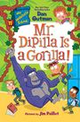 Titel: "Mr. Dipilla Is a Gorilla!" Ein fröhlicher Gorilla und Kinder in einer Dschungelumgebung.