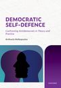 "DEMOCRATIC SELF-DEFENCE", Untertitel über Antidemokraten. Autorin: Anthoula Malkopoulou. Silhouetten in Blau und Violett.