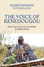 Titel: "The Voice of Kenedougou". Untertitel: "Neba Solo & Senufo Sensibility in Malian Music". Ein Mann spielt ein Balafon.