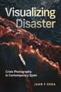 "Visualizing Disaster. Crisis Photography in Contemporary Spain. Juan F. Egea." Ein Schiff durchquert verschmutztes Wasser.