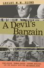 Titel: "A Devil's Bargain"; Autorenname: Lesley M.M. Blume. Bilder von Menschen, teils bei Pressekonferenzen.