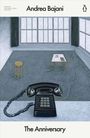 "Andrea Bajani. The Anniversary. Illustration: Telefon, Tisch und Hocker in leerem, grauem Raum mit großen Fenstern."