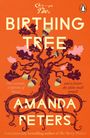 "The Birthing Tree" von Amanda Peters. Illustration eines Baumes mit Eicheln und bunten Blättern auf orangefarbenem Hintergrund.