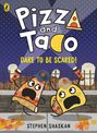 Oben steht "Pizza and Taco", darunter "Dare to be scared!". Zwei ängstliche Figuren, Pizza und Taco, mit Taschenlampen. Gruselige Kulisse.