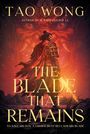 "The Blade That Remains. To save his son, a father must reclaim his blade." Ein Krieger mit rotem Umhang, flammendes Schwert.