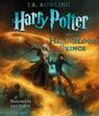 "J.K. Rowling, Harry Potter and the Half-Blood Prince. Illustration: Ein alter Mann und ein Junge, umgeben von Gestalten."
