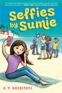 "Selfies by Sumie" und "A.Y. Hashitate". Illustration: Mädchen am Strand, macht ein Selfie. Weitere Personen im Hintergrund.