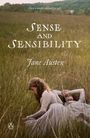 Der Text "Sense and Sensibility" und "Jane Austen" über einer Szene mit zwei Frauen auf einer Wiese.