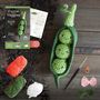 Schiffer Publishing Ltd: Crochet Your Veggies Amigurumi Kit Peapod, Buch