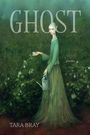 "Ghost poems" von Tara Bray. Eine schlanke Gestalt, grün gekleidet, hält eine Gießkanne vor einer blättrigen Kulisse.