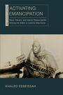 „New African Histories: Activating Emancipation“ von Khaled Esseissah. Ein Foto zeigt eine Person, die ein Mikrofon hält.