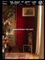 "REMASTERING THE PAST" in einem eleganten Raum mit rotem Samtvorhang, antikem Tisch, Teppich und einem gerahmten Kunstwerk.