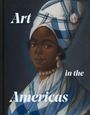 Text: "Art in the Americas". Eine Frau trägt ein blau-weiß kariertes Tuch und Perlenohrringe, stilvoll gekleidet.
