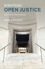 Text: "STRATEGIC OPEN JUSTICE: How Courts Communicate. Jane Johnston." Bild eines Eingangs mit Säulen.