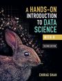Titel: "A Hands-On Introduction to Data Science with R, Second Edition". Bild eines Kaninchens und digitaler Partikeleffekt.