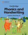 "Cambridge Phonics and Handwriting Learner's Book Step 2A". Illustration mit Tierfiguren im Freien, Buchstaben um sie herum.