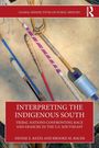 „Interpreting the Indigenous South“, thematisiert Stammesnationen im US-Südosten. Mehrere farbige Stöcke auf beigem Hintergrund.