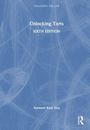 Text: "Unlocking the Law", "Unlocking Torts", "Sixth Edition", "Sanmeet Kaur Dua". Abstrakte blaue Hintergrundillustration.